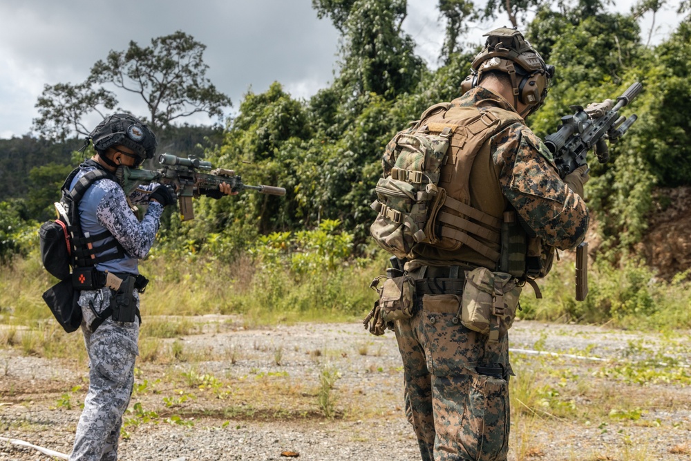 KAMANDAG 9: MRF-D 25.3 and Philippine Armed Forces participate subject matter expert exchange