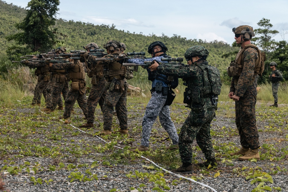 KAMANDAG 9: MRF-D 25.3 and Philippine Armed Forces participate subject matter expert exchange