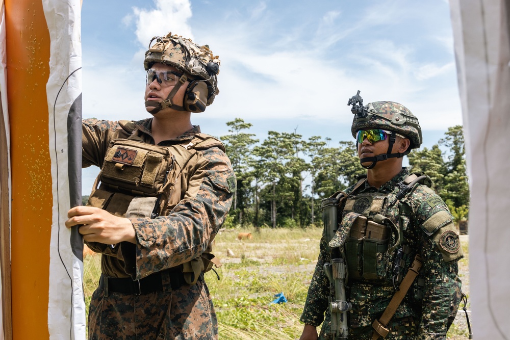 KAMANDAG 9: MRF-D 25.3 and Philippine Armed Forces participate subject matter expert exchange
