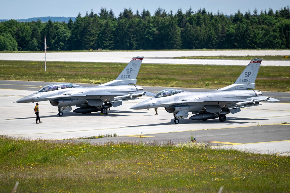 Fini flight honors 52nd FW commanders