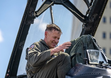 Fini flight honors 52nd FW commanders