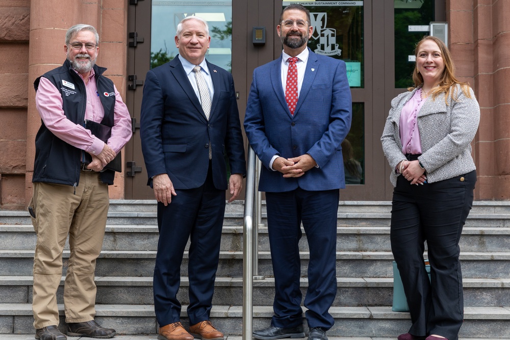 Red Cross Leaders Meet with 21st TSC Officials in Kaiserslautern