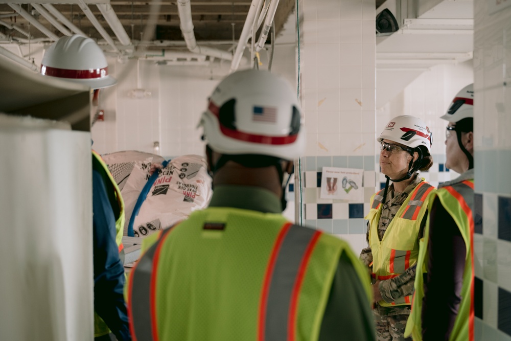 Louisville District Commander Visits VA Canandaigua Facility