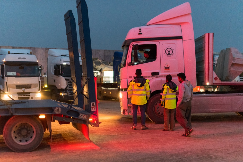 Coalition Members Resupply Outstations Within Combined Joint Operations Area