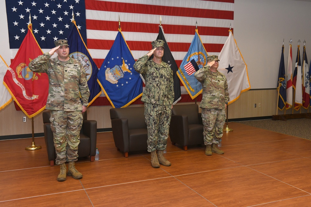 Meador takes command at DLA Distribution Corpus Christi, Texas