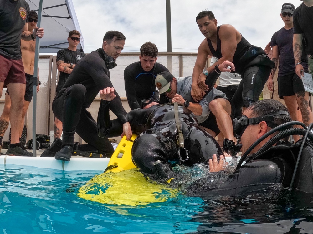 Swim, Float, Dive: 7th ESB EOD Dive Team begins SCUBA training