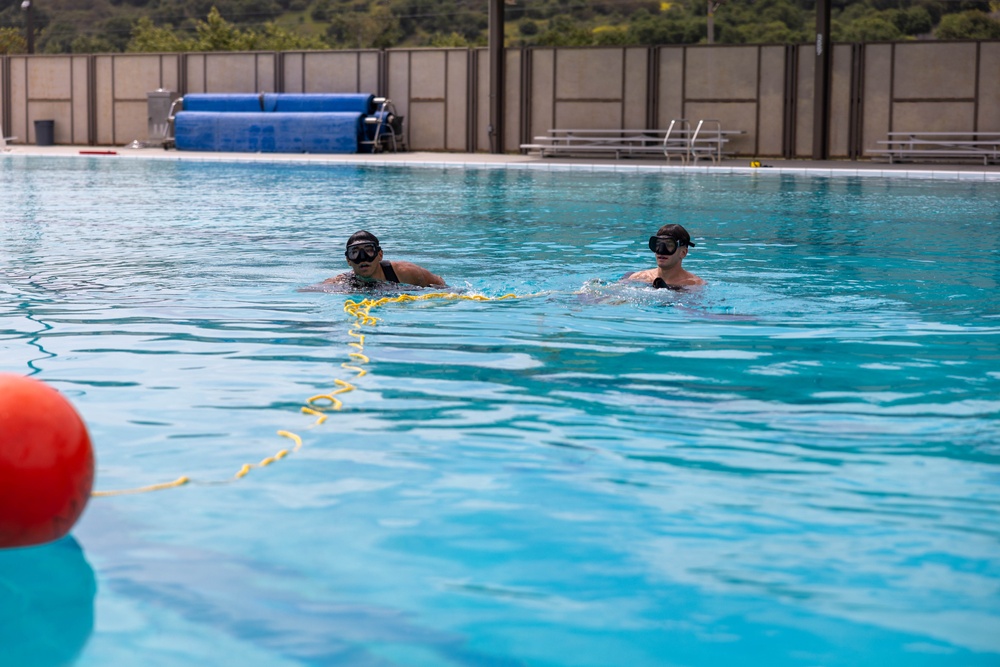 Swim, Float, Dive: 7th ESB EOD Dive Team begins SCUBA training