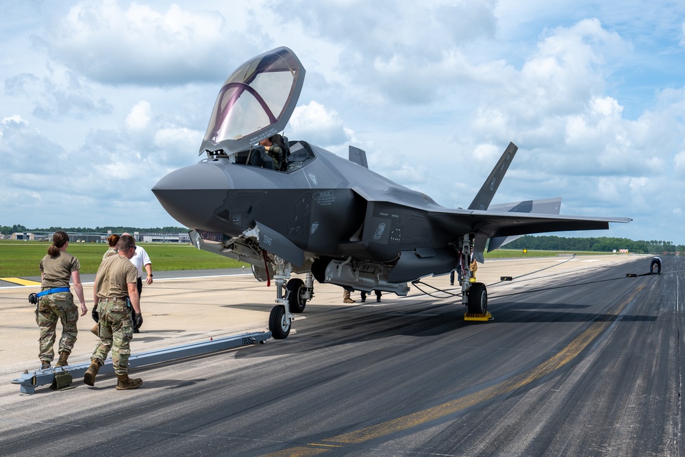 125th Fighter Wing Certifies New BAK-14 Aircraft Arresting System at Jacksonville International Airport