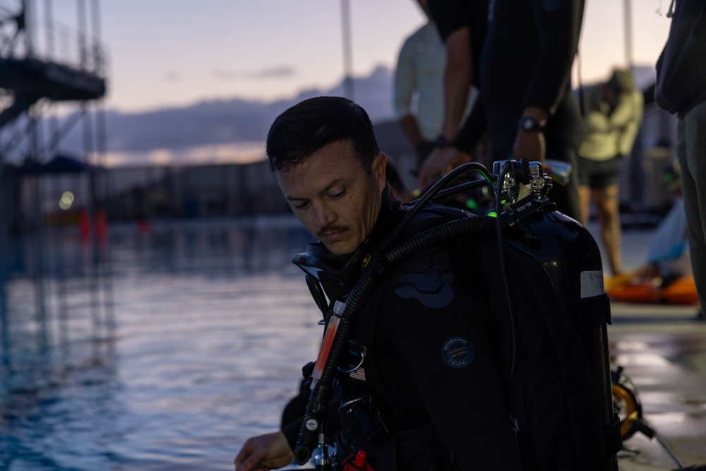 Swim, Float, Dive: 7th ESB EOD Dive Team begins SCUBA training