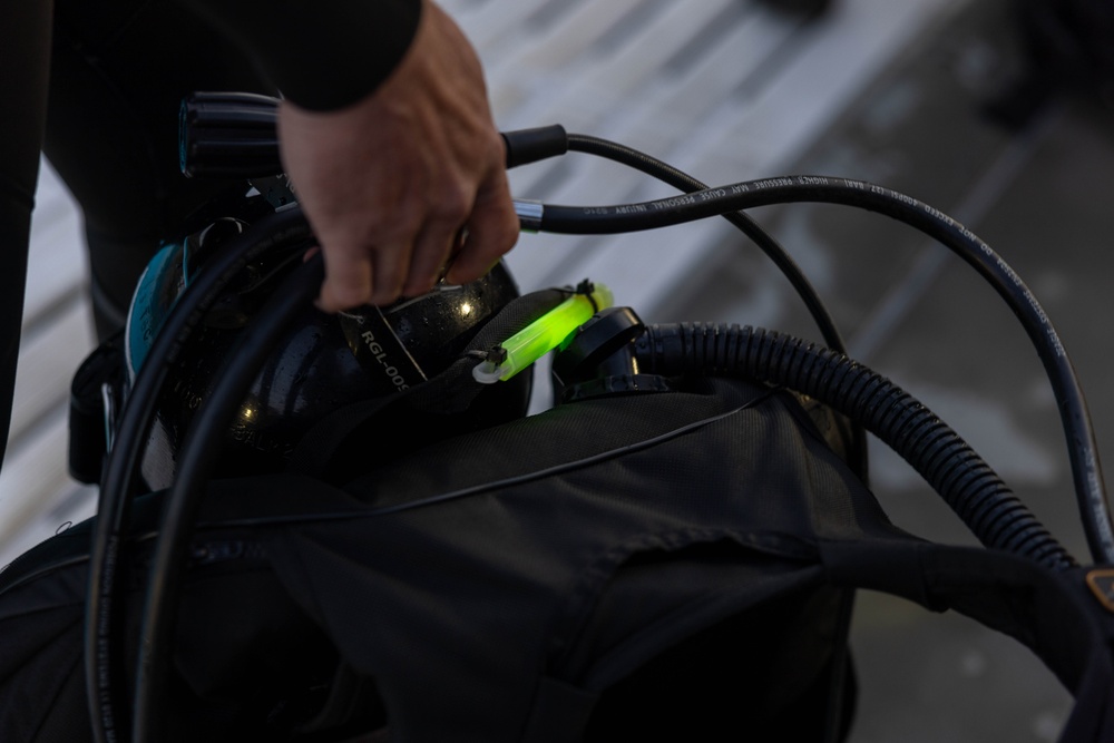 Swim, Float, Dive: 7th ESB EOD Dive Team begins SCUBA training