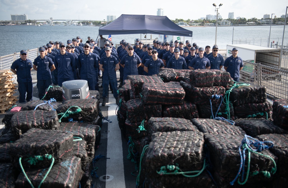 USCGC Thetis (WMEC 910) crew offloads more than $211 million in illicit drugs interdicted in Eastern Pacific