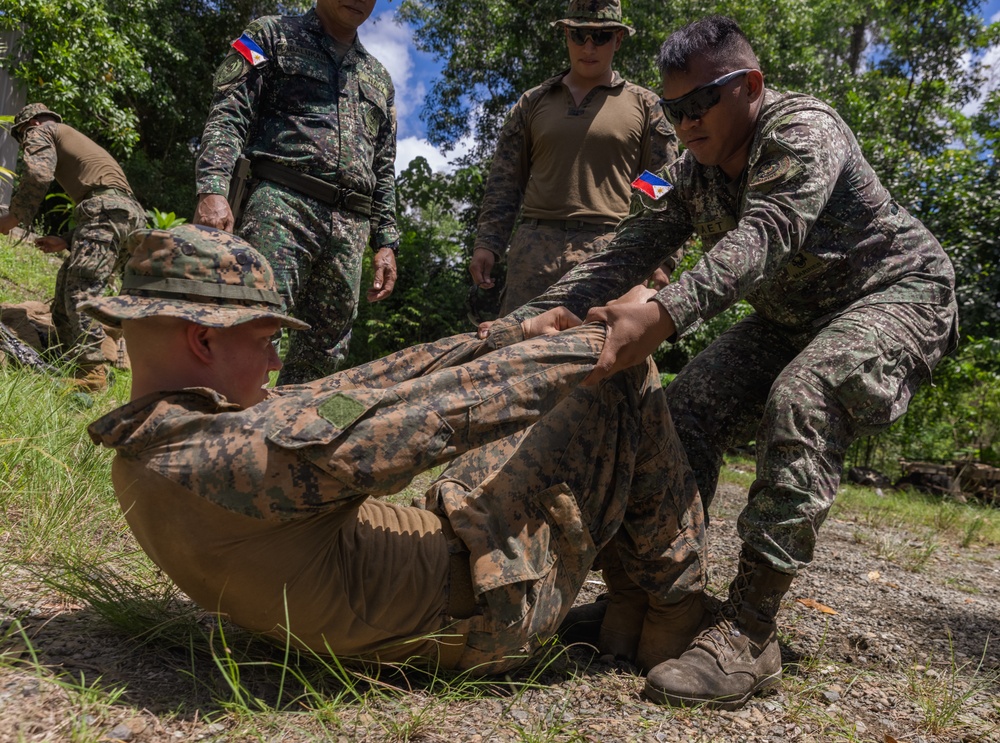 KAMANDAG 9: U.S. Marines, Sailors, Philippine Marines, Conduct Bilateral Training