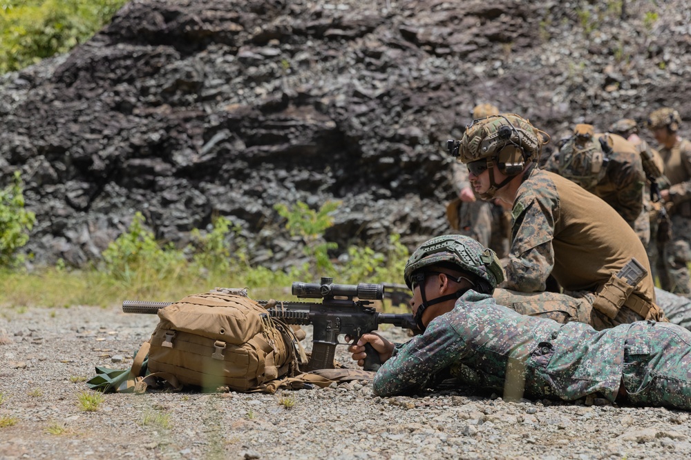 KAMANDAG 9: U.S. Marines, Sailors, Philippine Marines, Conduct Bilateral Training