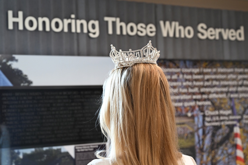 Miss America Tours Pentagon
