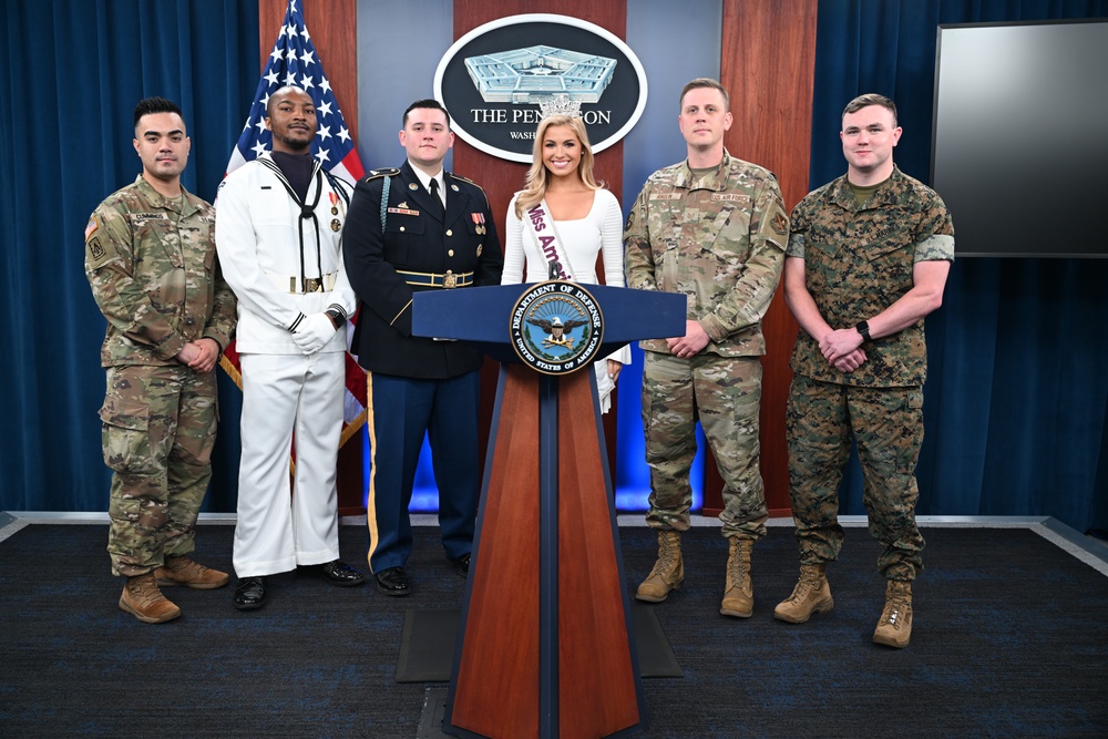 Miss America Tours Pentagon