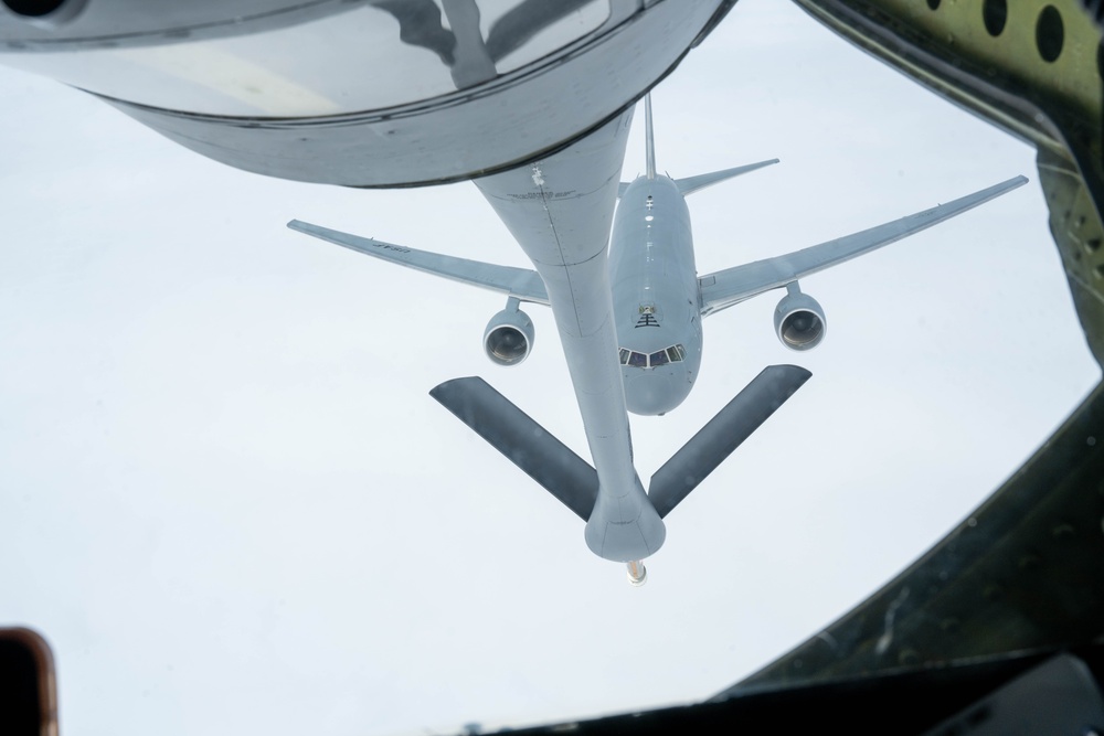 Team McConnell spouses experience air refueling