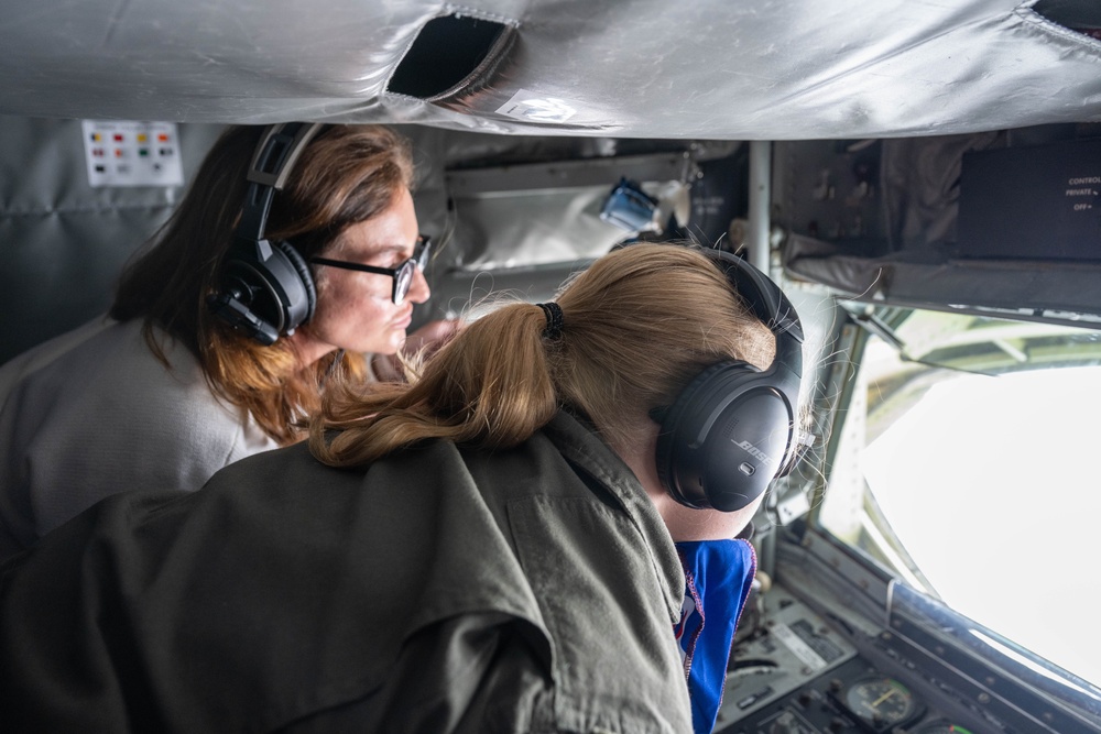 Team McConnell spouses experience air refueling