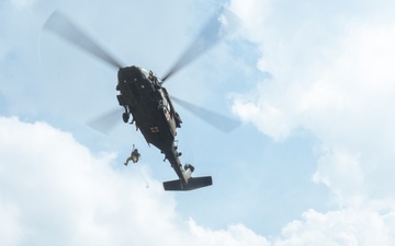 Members of 7th Special Forces Group (Airborne) and Guatemalan special forces conduct hoist training during CENTAM Guardian 25