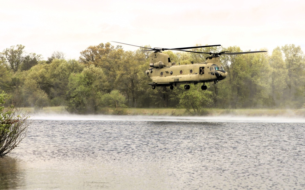 CH-47 Chinook crew helps Army Reserve competitors for Best Squad competition at Fort McCoy