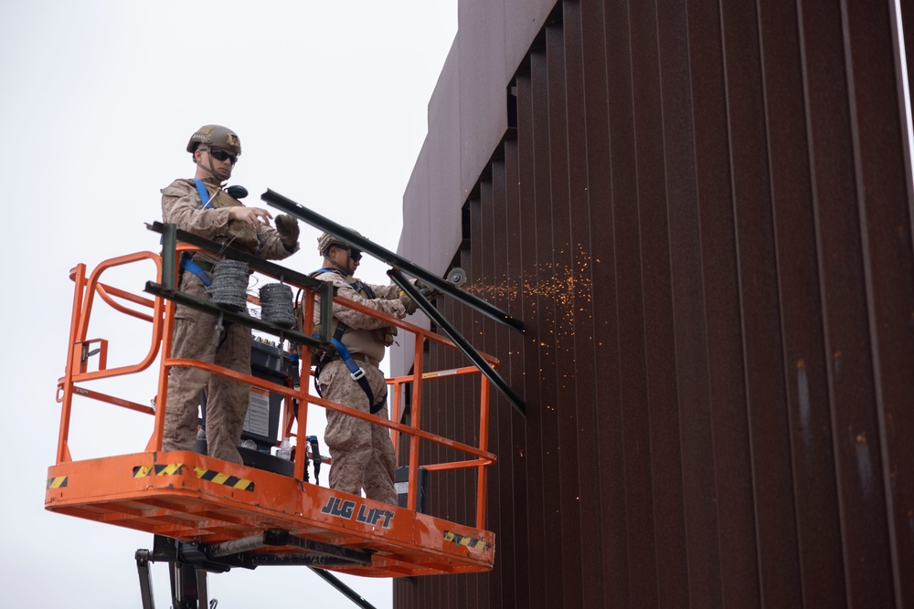 Task Force Sapper reinforces southern border barrier with barbed wire