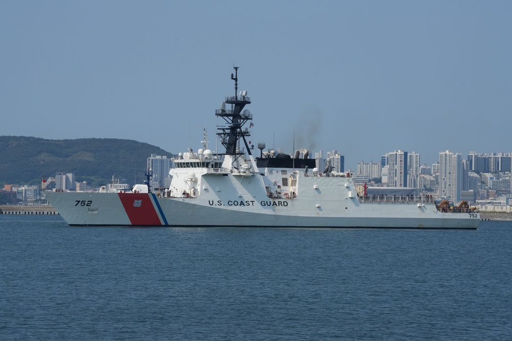 USCGC Stratton Arrives at CNFK