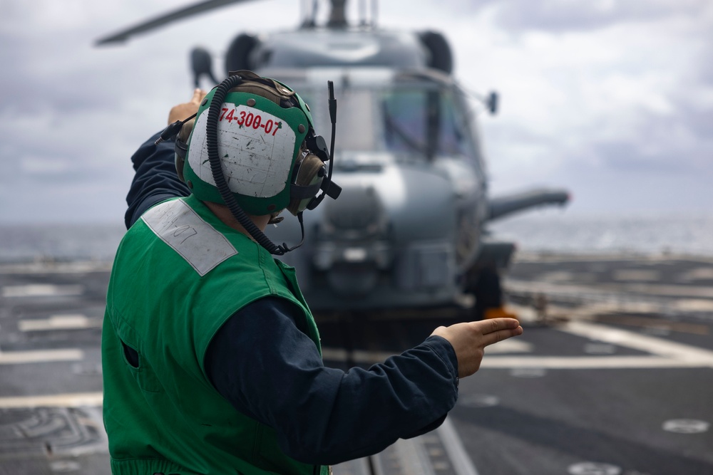 Shoup conducts flight quarters
