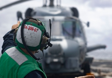 Shoup conducts flight quarters