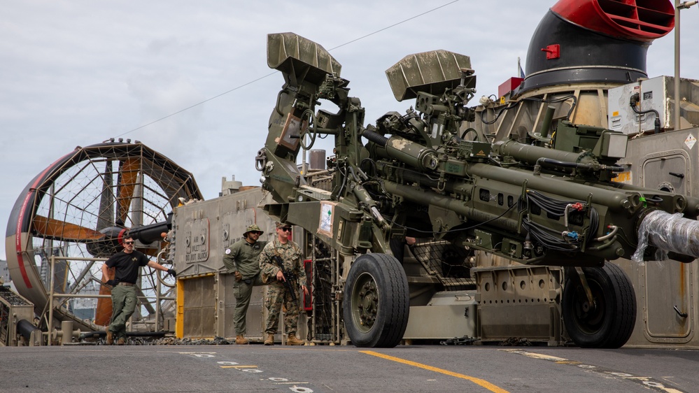 U.S. Marines and Sailors Support 31st MEU Onload
