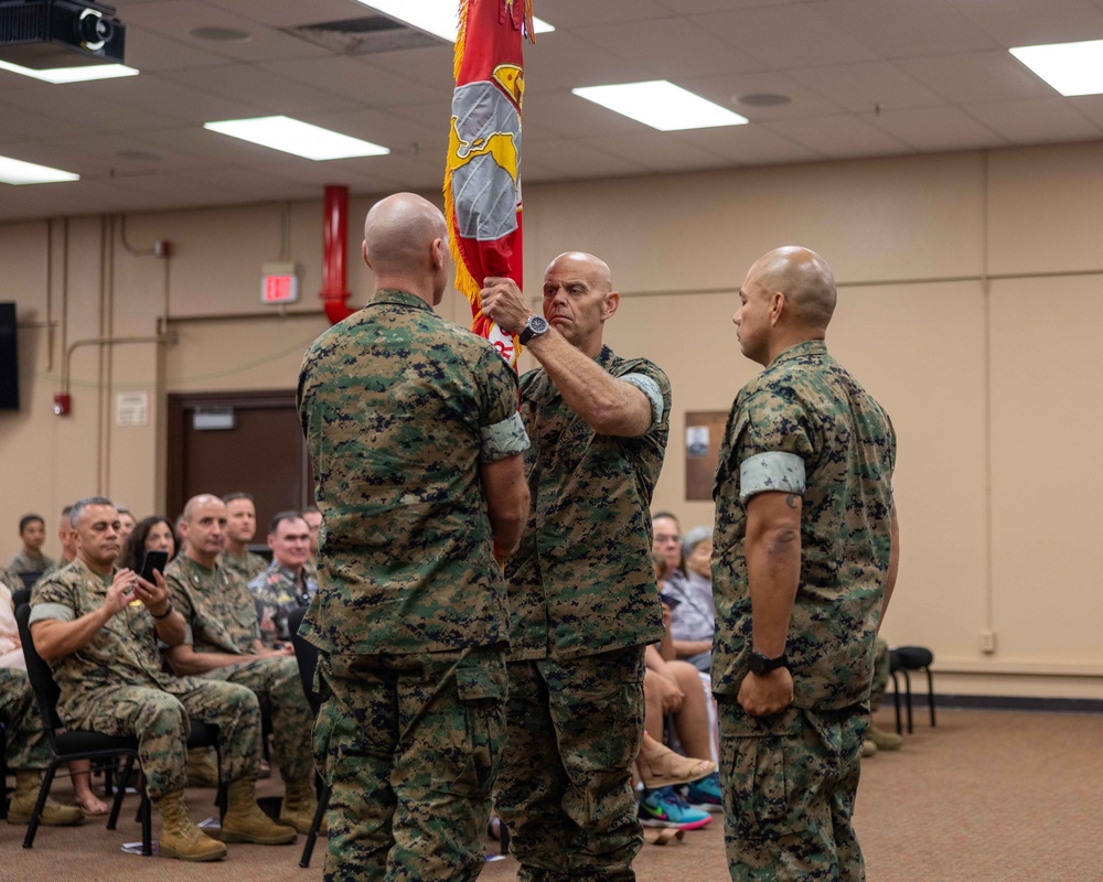 MARFORPAC HQSVCBN Change of Command