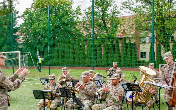 1st Armored Division Band Supports V Corps Honors Ceremony