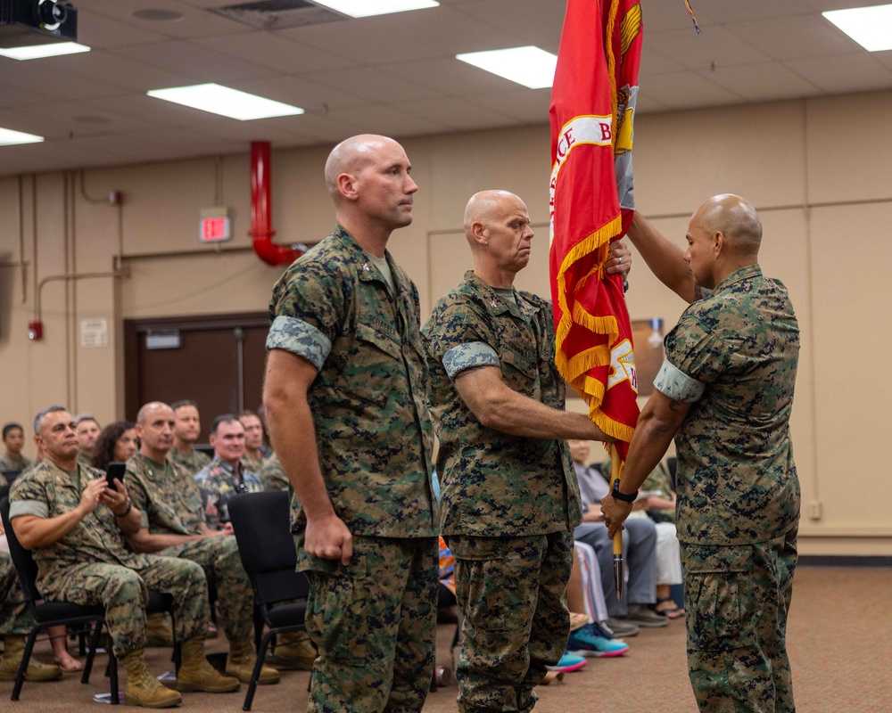 MARFORPAC HQSVCBN Change of Command