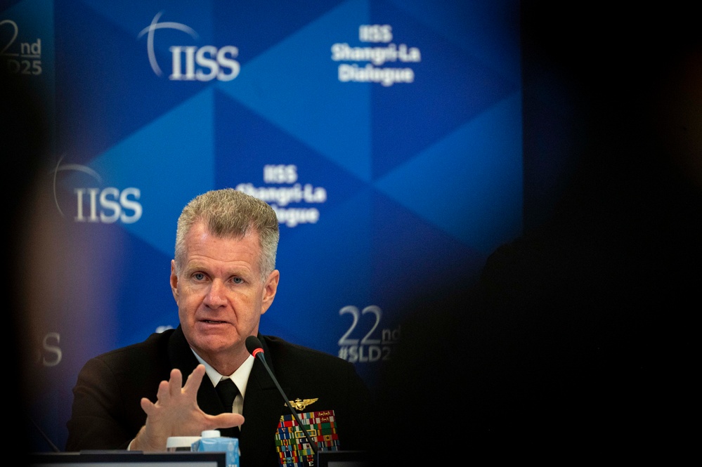U.S. Indo-Pacific Commander Travels to Singapore, Participates in Shangri-La Dialogue