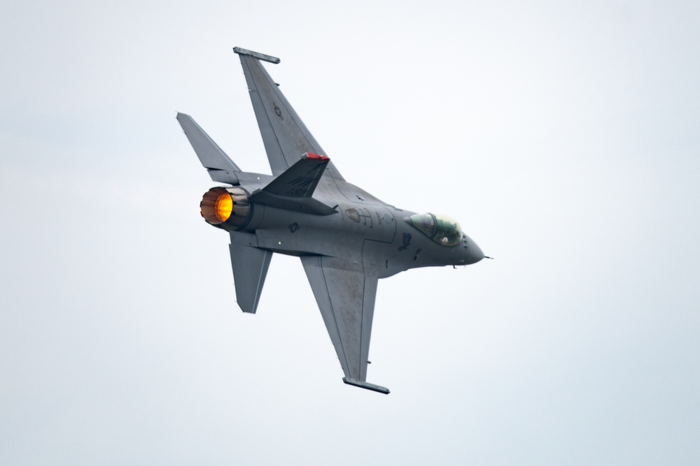 PACAF F-16 Demo Team conducts final flight after 30 years of enhancing U.S. relations worldwide