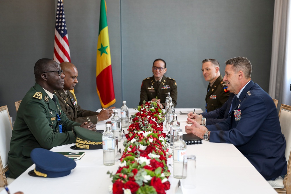 Nordhaus conducts bilateral engagement with Senegalese military leader