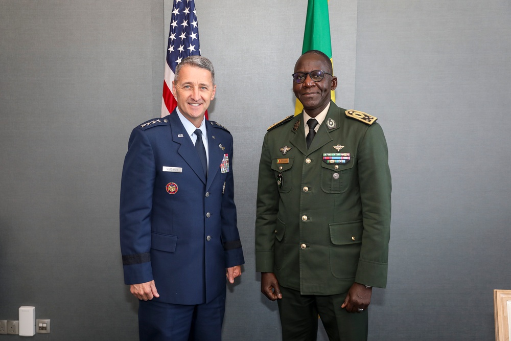 Nordhaus conducts bilateral engagement with Senegalese military leader