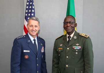 Nordhaus conducts bilateral engagement with Senegalese military leader