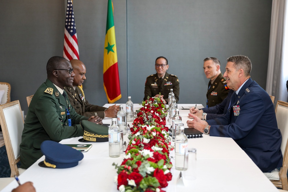 Nordhaus conducts bilateral engagement with Senegalese military leader