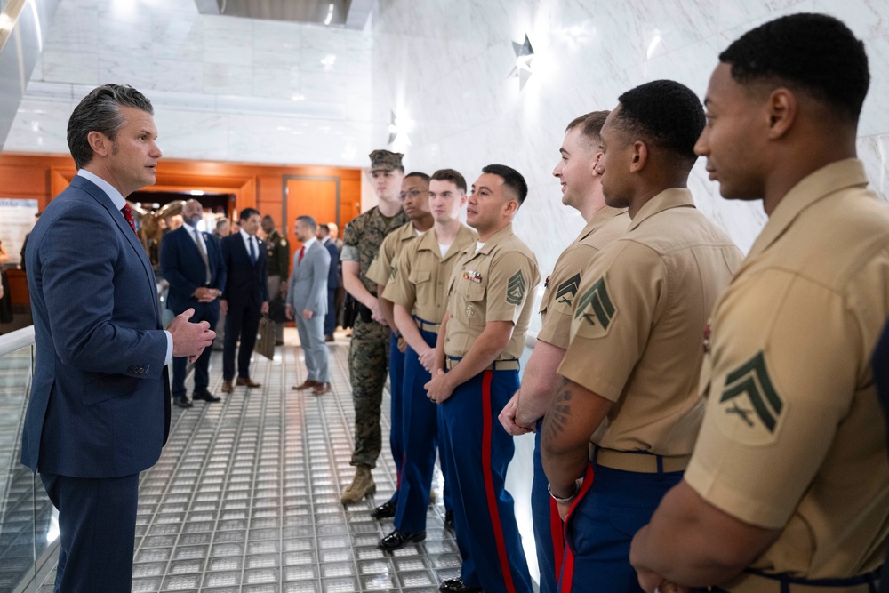 SD Participates in Troop PT, Meets with Singapore's PM, Other Foreign Counterparts in Singapore