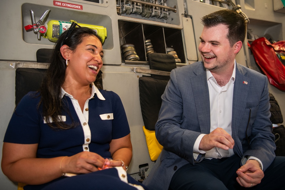 Congressional Staffers Visit AUAB