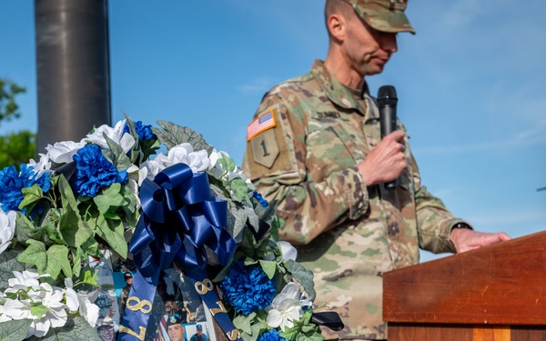 JB MDL Parade of Wreaths