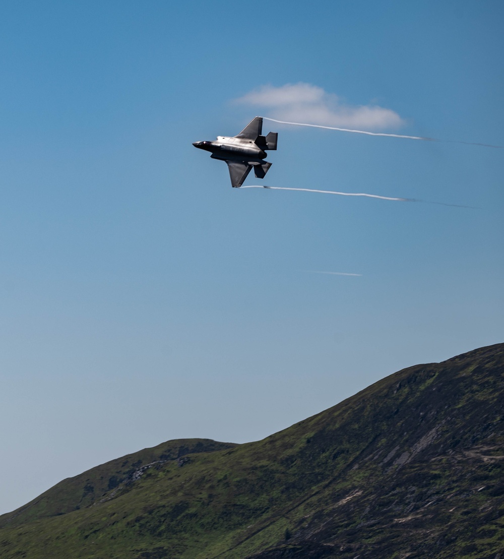 F-35s conduct low-level training in Wales