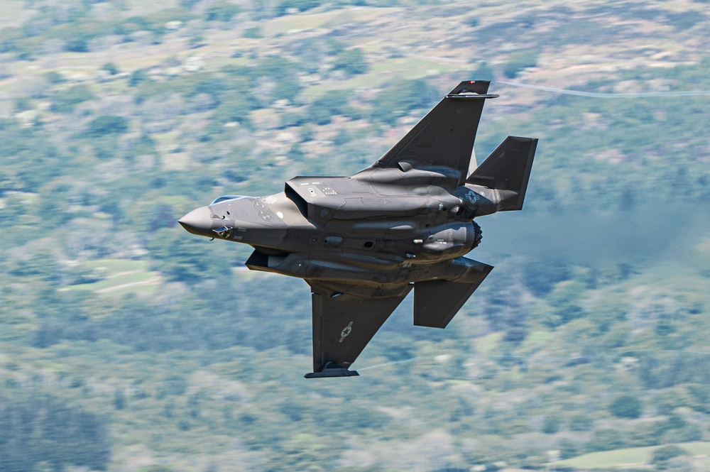 F-35s conduct low-level training in Wales