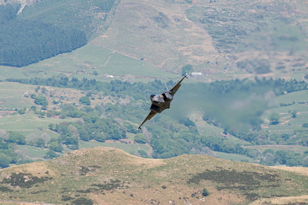 F-35s conduct low-level training in Wales