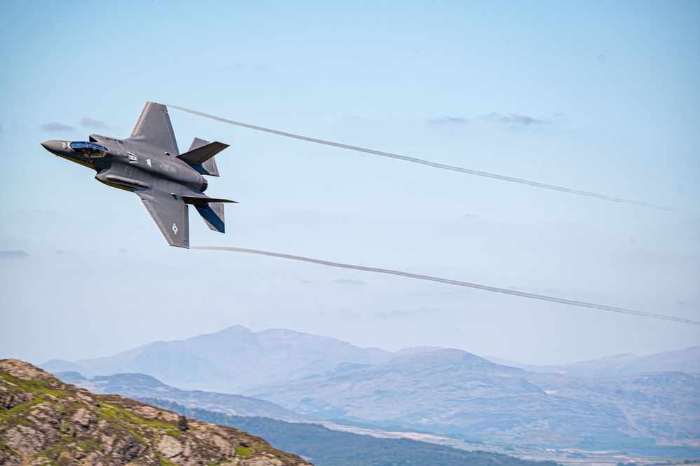 F-35s conduct low-level training in Wales
