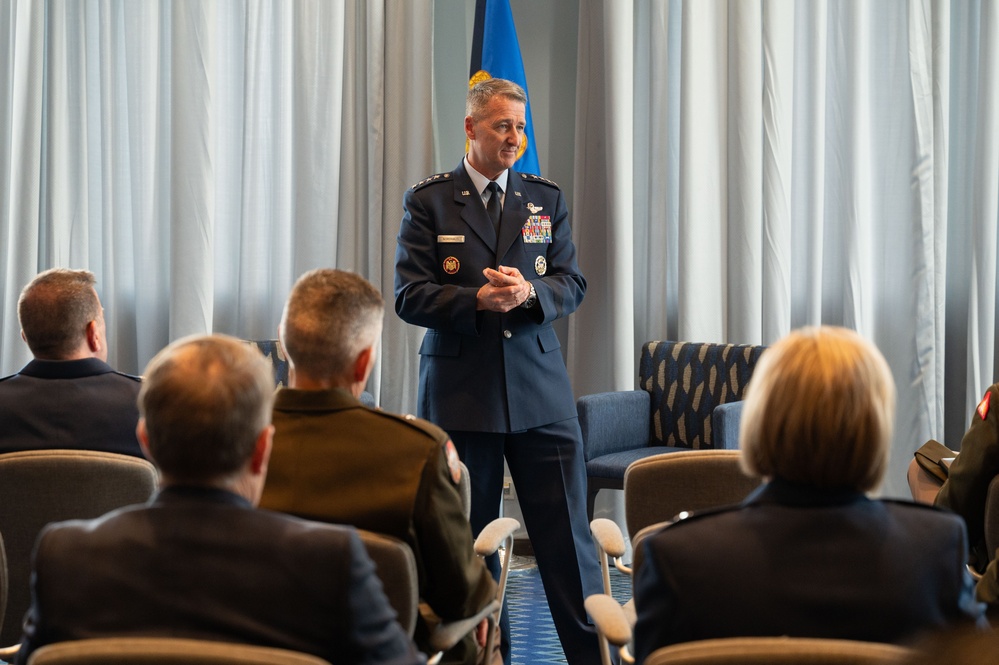 General Nordhaus meets with National Guard leaders at the African Chiefs of Defense Conference 2025