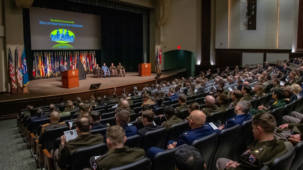 Fort Leavenworth inducts two Army legends into hall of fame
