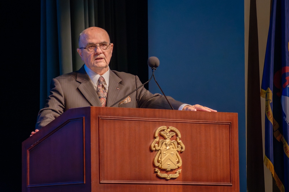 Fort Leavenworth inducts two Army legends into hall of fame