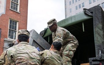 NY Army Guard cooks take part in Fleet Week Veterans Food Festival