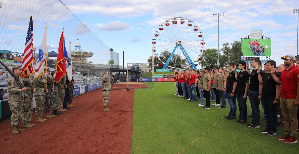 First Army general participates in military appreciation night
