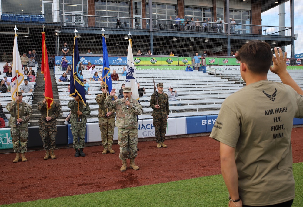 First Army general participates in military appreciation night